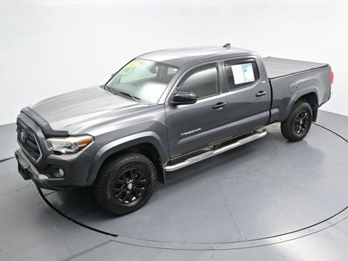 Used 2017 Toyota Tacoma SR5 w/ Tow Package AWD/4WD image 35