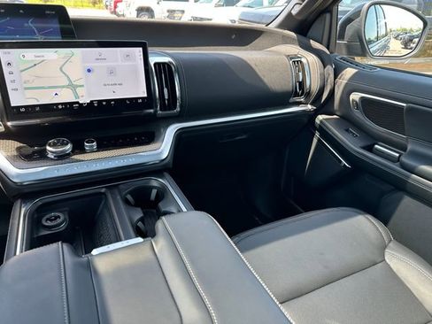 Used 2025 Ford Expedition Max Platinum w/ Stealth Appearance Package image 23