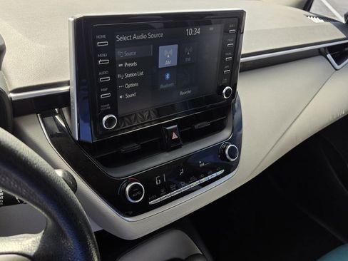 Used 2020 Toyota Corolla LE image 20