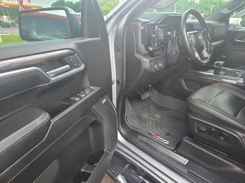 Used 2024 Chevrolet Silverado 1500 LTZ AWD/4WD image 6