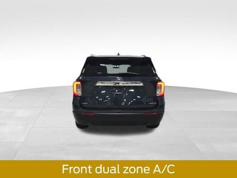 Used 2024 Ford Explorer XLT AWD/4WD image 8