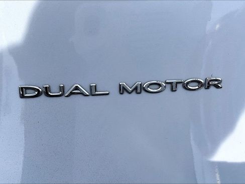 Used 2021 Tesla Model Y Long Range AWD/4WD image 8