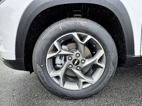 Used 2026 Chevrolet Trax LT FWD image 8
