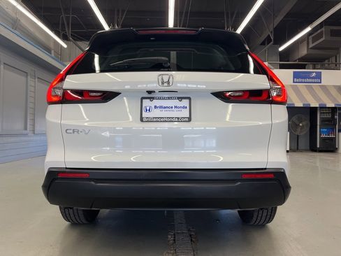 Used 2023 Honda CR-V LX image 6