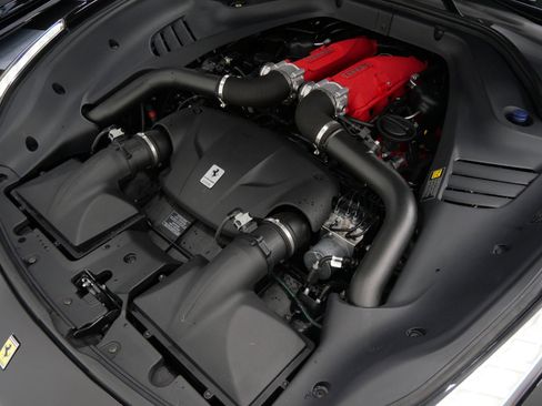 Used 2015 Ferrari California T RWD image 43