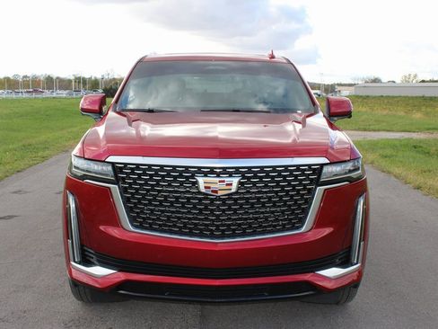 Used 2023 Cadillac Escalade Premium Luxury w/ Performance Package image 2