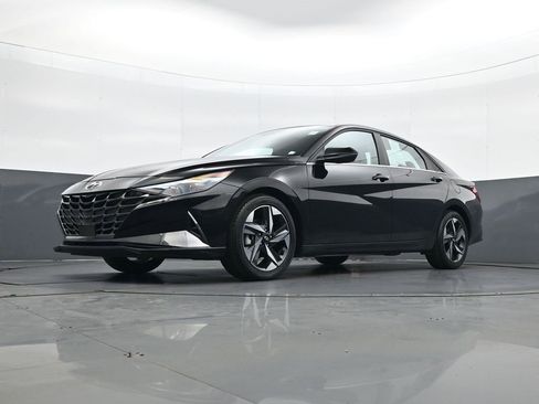 Certified 2023 Hyundai Elantra Limited image 21