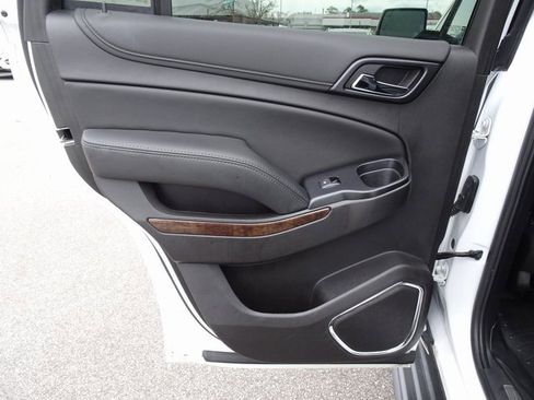 Used 2019 Chevrolet Tahoe LT image 16