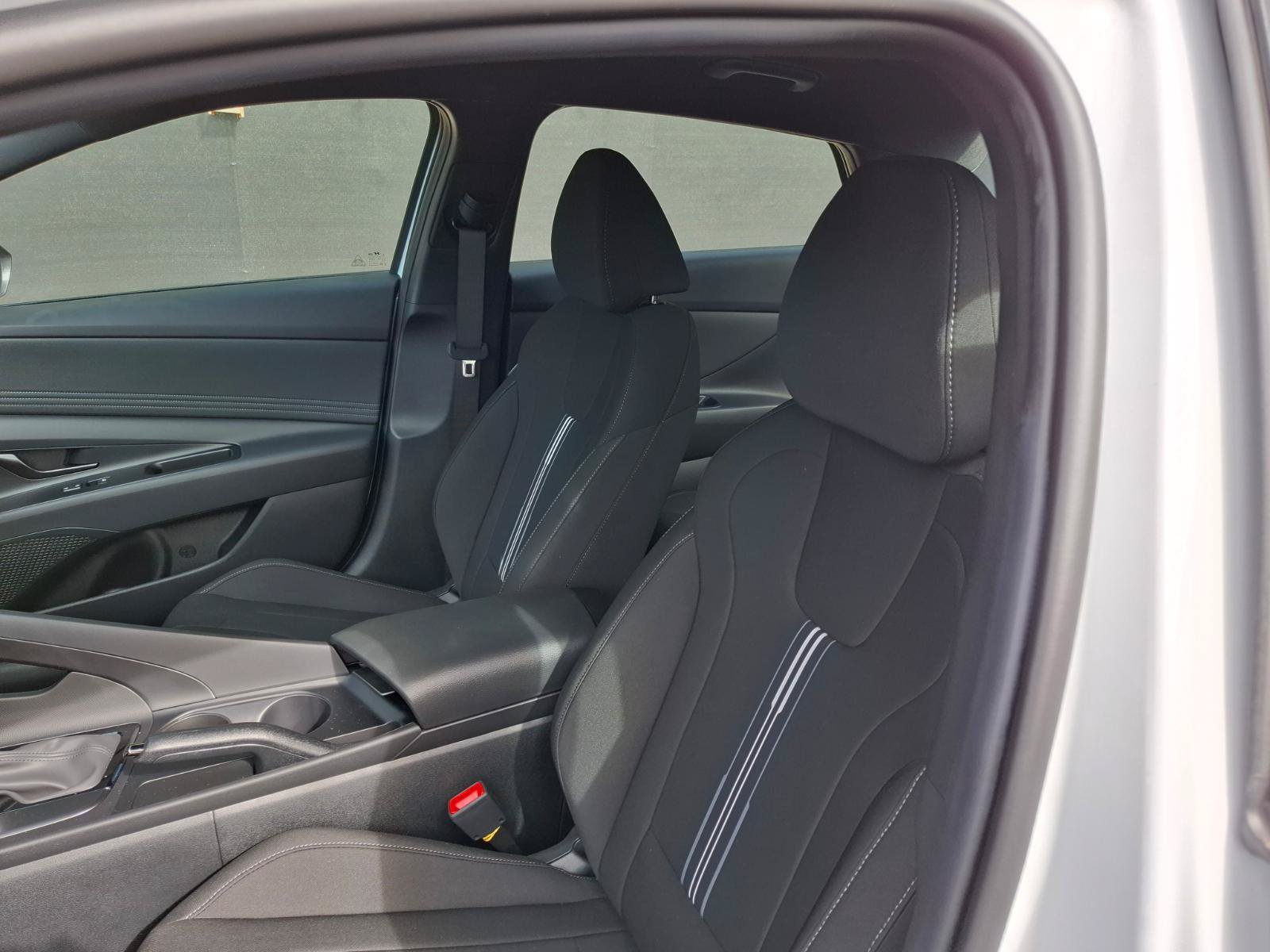 New 2026 Hyundai Elantra Sport FWD image 17