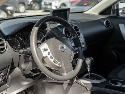 Used 2011 Nissan Rogue SV image 14