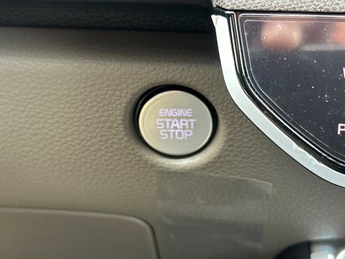 New 2026 Kia Carnival EX FWD image 25