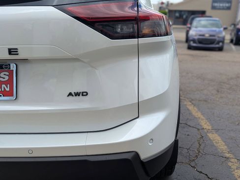 New 2026 Nissan Rogue SV AWD/4WD image 8