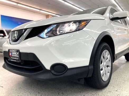 Used 2019 Nissan Rogue Sport S image 35