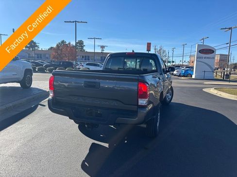 Used 2017 Toyota Tacoma SR image 5