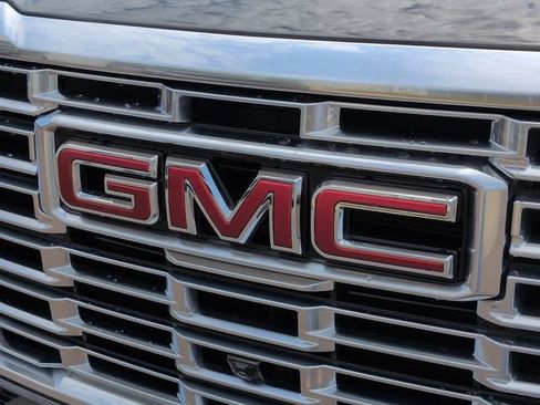 Used 2025 GMC Yukon XL Denali AWD/4WD image 33
