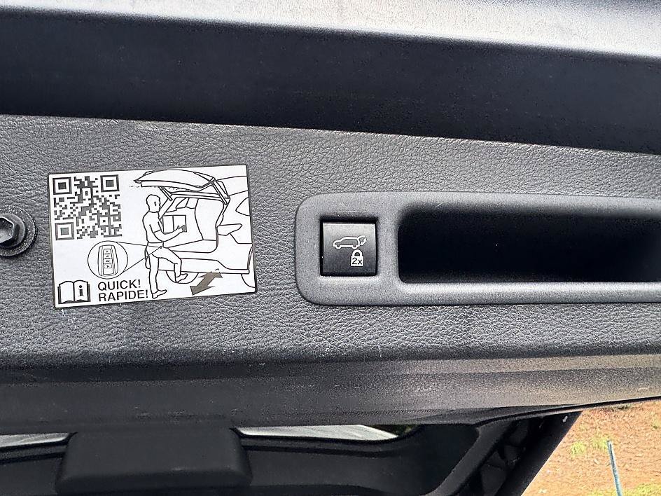 Certified 2022 Toyota Sienna XLE FWD image 30