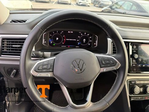 Used 2022 Volkswagen Atlas SE FWD image 16