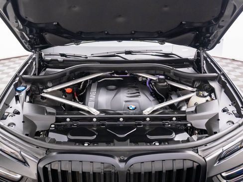 Certified 2024 BMW X7 xDrive40i w/ M Sport Package image 30