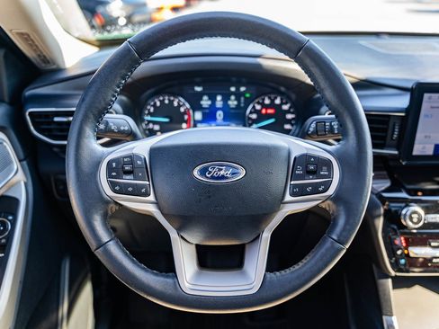 Certified 2023 Ford Explorer Limited w/ Equipment Group 301A image 25