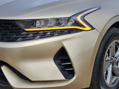 Used 2022 Kia K5 LXS image 10