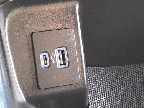 Used 2023 Ford F150 XLT image 31