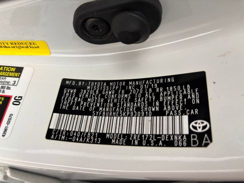 Used 2019 Toyota Corolla LE w/ LE Premium Package image 27