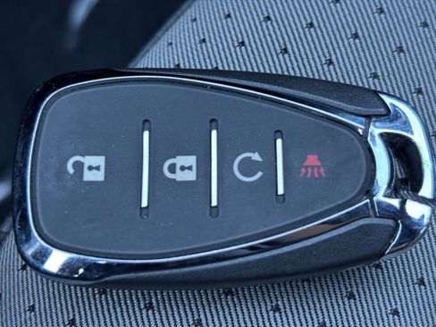 Used 2025 Chevrolet Trax LT image 21