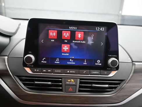 Used 2023 Nissan Altima 2.5 SV image 17