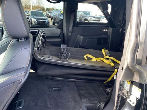 Used 2022 Ford Bronco Badlands image 19