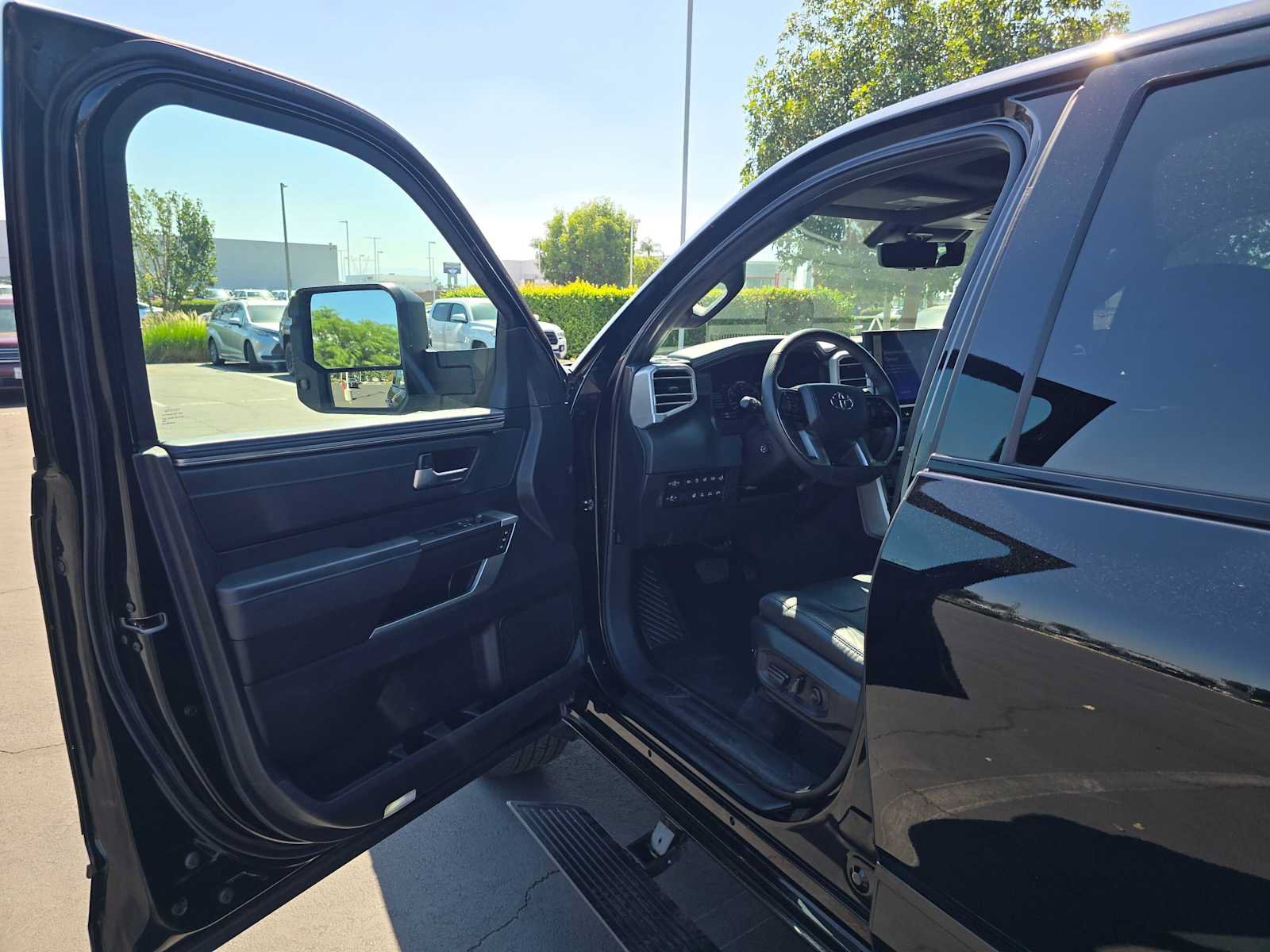 Used 2023 Toyota Tundra Platinum w/ Advanced Package AWD/4WD image 20