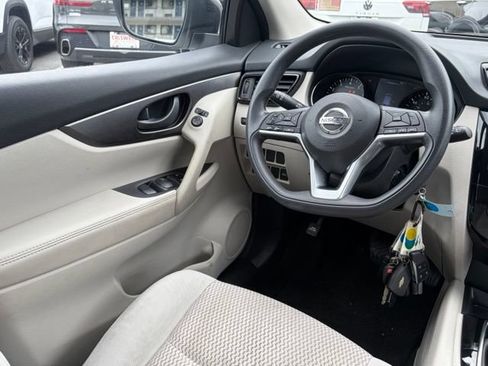 Used 2017 Nissan Rogue Sport S FWD image 30