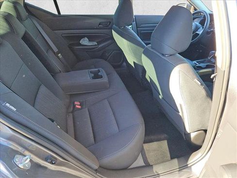 Used 2024 Nissan Altima 2.5 SV image 19