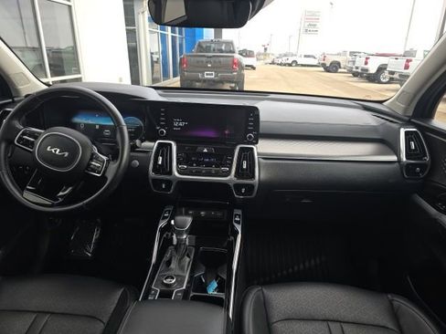 Used 2023 Kia Sorento SX image 7