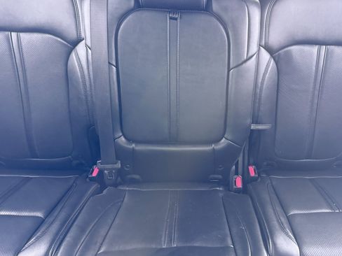 Used 2023 Jeep Wagoneer L Series II image 12