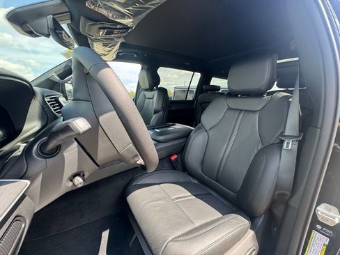 New 2026 Jeep Grand Wagoneer L 4WD image 11