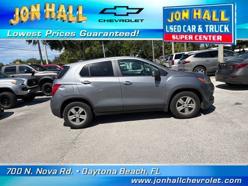 Used 2020 Chevrolet Trax LS w/ Tint and Cruise Package FWD image 11