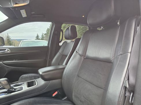 Used 2018 Jeep Grand Cherokee Altitude image 19