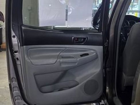 Used 2012 Toyota Tacoma 4x4 Double Cab image 22