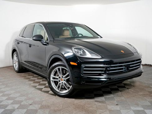 Certified 2023 Porsche Cayenne image 9