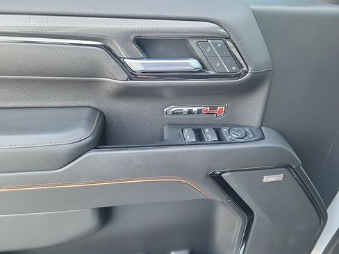 Used 2022 GMC Sierra 1500 AT4 image 44