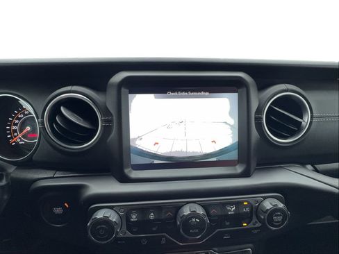 Used 2022 Jeep Wrangler Unlimited Sahara w/ Cold Weather Group AWD/4WD image 45