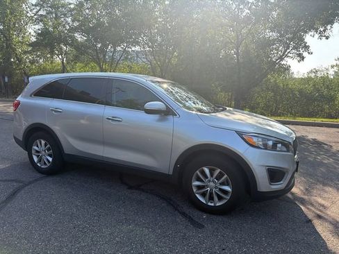 Used 2016 Kia Sorento L FWD image 12