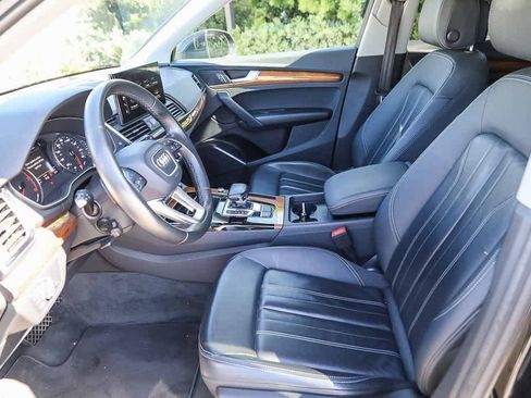 Used 2023 Audi Q5 2.0T Premium w/ Convenience Package image 16