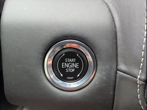 Used 2023 GMC Yukon Denali Ultimate AWD/4WD image 10