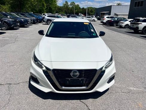 Certified 2021 Nissan Altima 2.5 SR FWD image 2