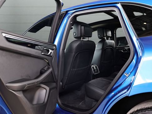 Used 2018 Porsche Macan image 48