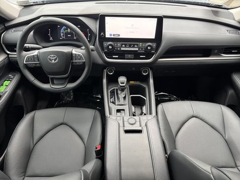 New 2026 Toyota Grand Highlander AWD image 21