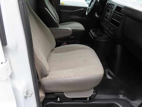 Used 2021 Chevrolet Express 2500 w/ Driver Convenience Package RWD image 18