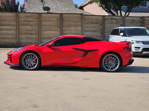 Used 2024 Chevrolet Corvette Z06 RWD image 12