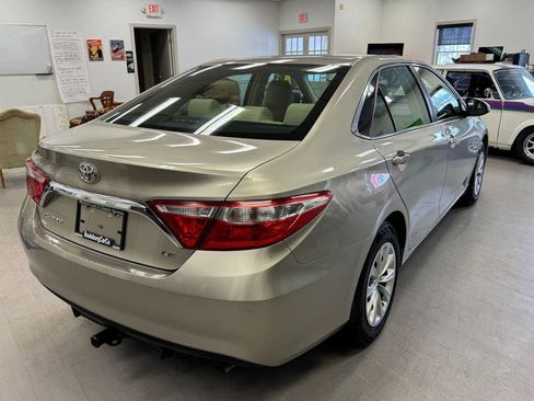 Used 2015 Toyota Camry LE image 37